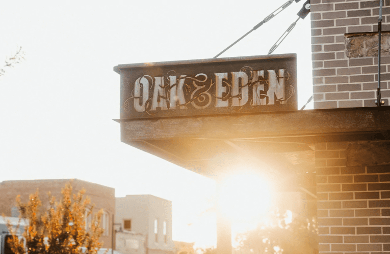 Paris: Best American Made Whiskey – Oak and Eden.